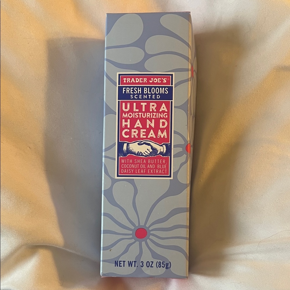 Trader Joe's Fresh Blooms Ultra Moisturizing Hand Cream - Blue - Picture 1 of 3
